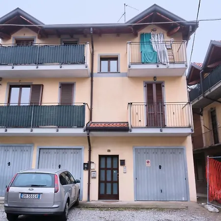 Apartment Seveso-stazione Design, Wifi & Garage Privato *