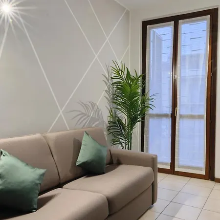 Seveso-stazione Design, Wifi & Garage Privato Apartment